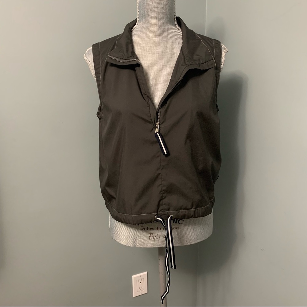 Olive Green Sleeveless Zip-Front Crop Top